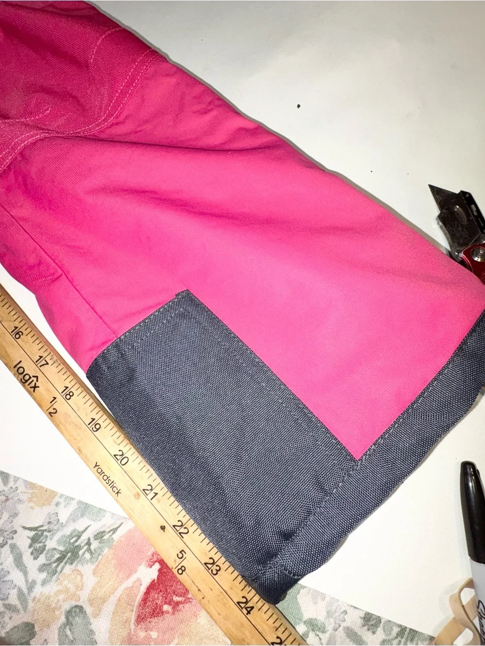 Arctix Kids Snow Pants with Reinforced Knees and Seat in fuchsia medium - Picture 11 of 12